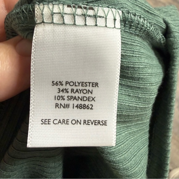 Super Soft Torrid Green Sleeveless Henley Robbed Women's Size 1X - Picture 6 of 9